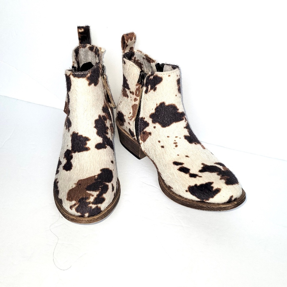 Very G Chisel Ankle Booties - SZ 6